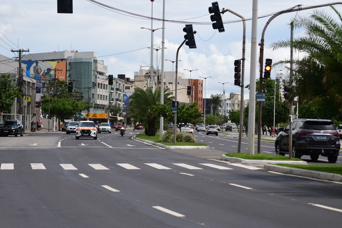 Avenida Dante Michelini recebeu sinalização