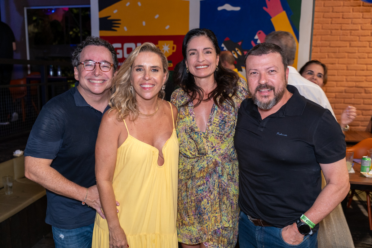 Nelson Teixeira e Bartira Almeida; Claudia e Haroldo Santos Filho