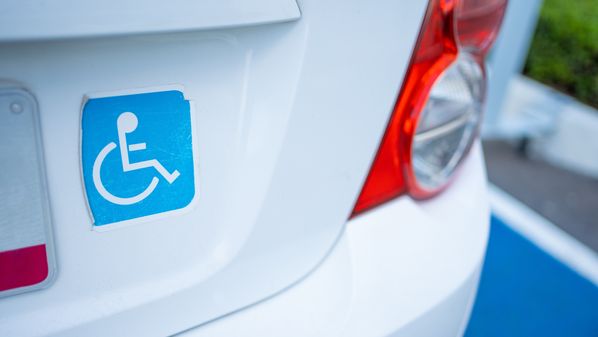 O grande desafio é transformar o avanço constitucional em realidade cotidiana. É garantir que o paradigma da inclusão, tão bem desenhado no papel, supere de vez a visão ultrapassada e puramente medicalizante que ainda impera