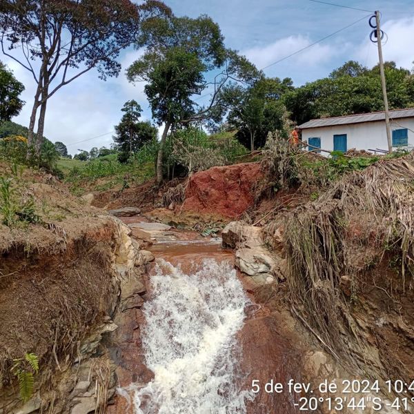 Chuva danifica estradas e Muniz Freire decreta situação de emergência por Prefeitura de Muniz Freire 