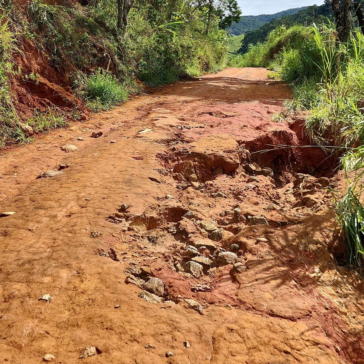Chuva danifica estradas e Muniz Freire decreta situação de emergência por Prefeitura de Muniz Freire 