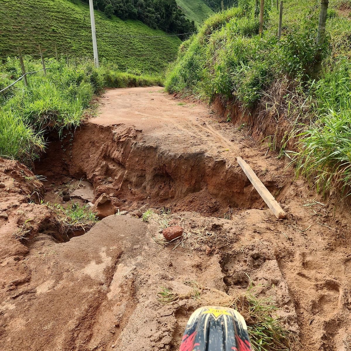 Chuva danifica estradas e Muniz Freire decreta situação de emergência