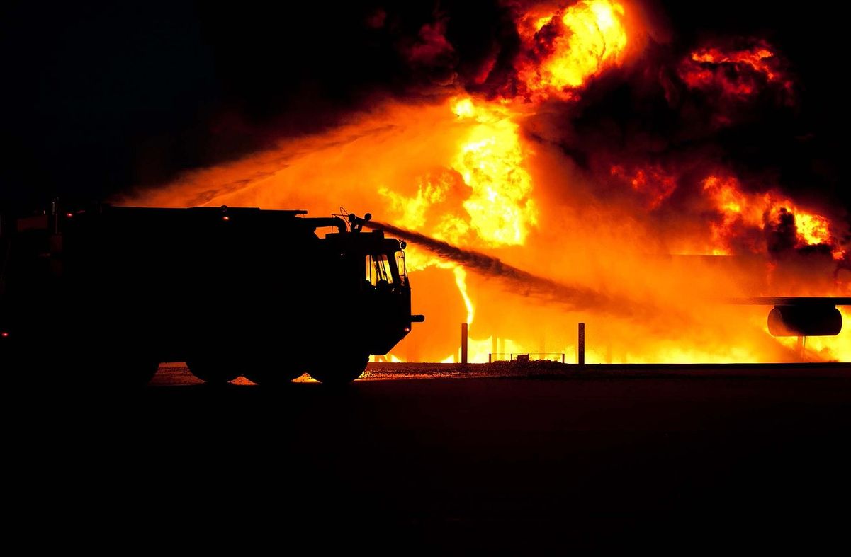Incêndio engole bairro em 5 minutos e deixa 'cidade de ferro' no Chile