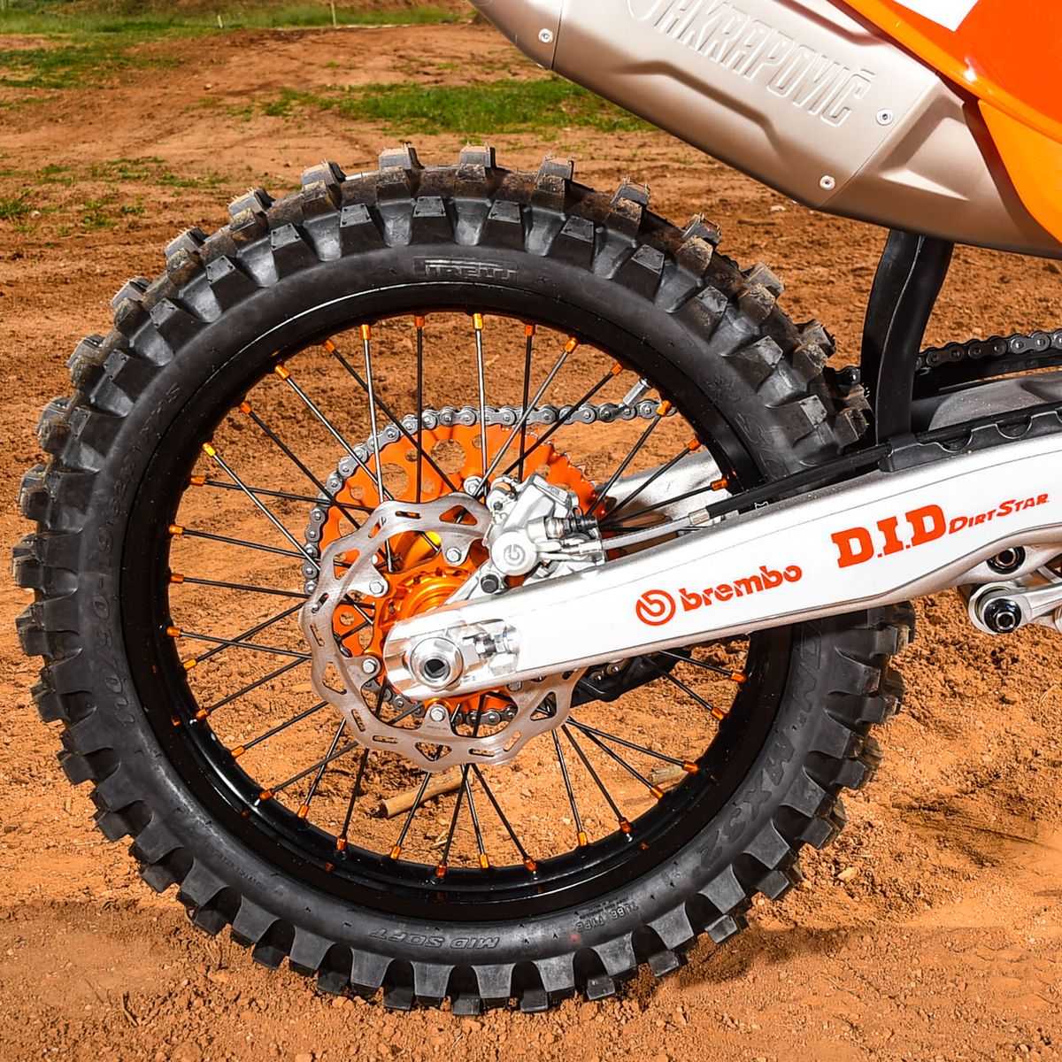  O motor SOHC da KTM 450 SX-F Factory Brasil entrega 63 cavalos