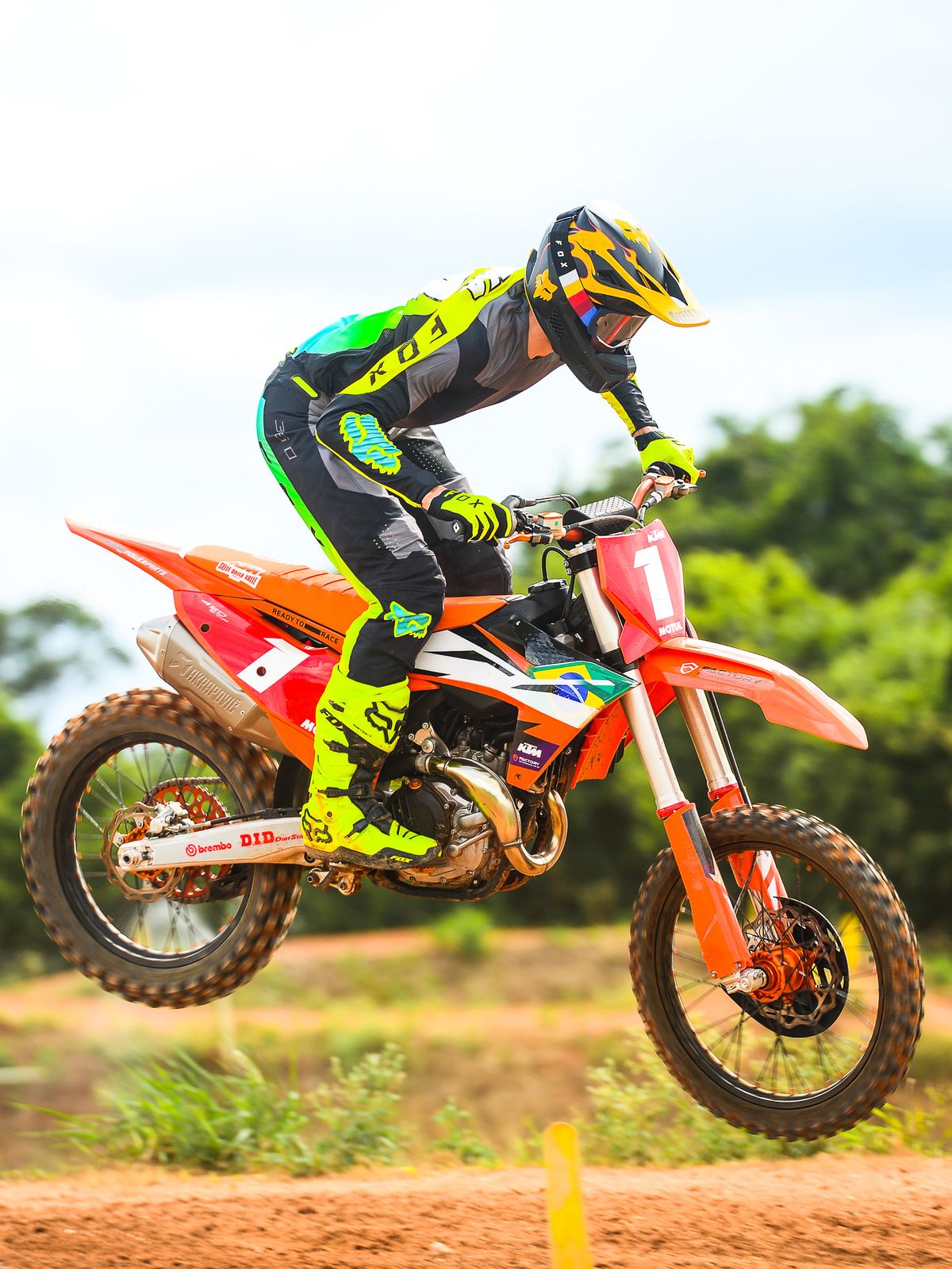  O motor SOHC da KTM 450 SX-F Factory Brasil entrega 63 cavalos