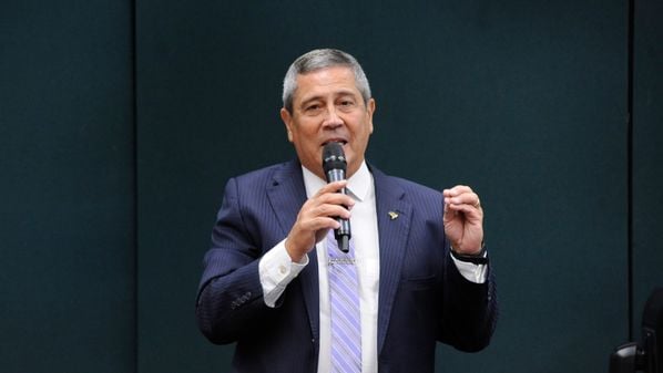 Terceiro voto pela condenação foi dado pelo ministro Luiz Fux, que votou para absolver o ex-presidente Jair Bolsonaro (PL)