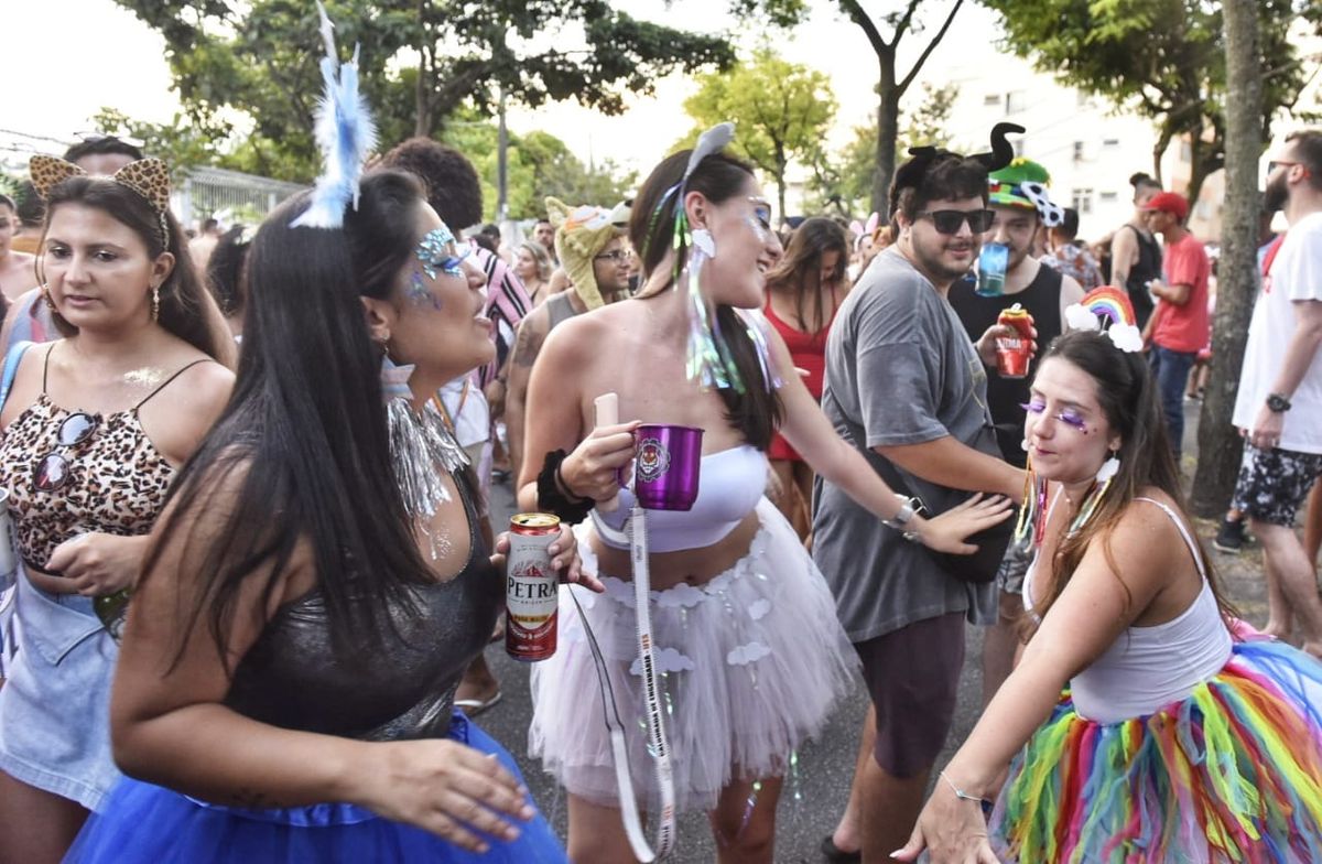Carnaval 2020: Bloco Antimofolia agita as ruas de Jardim da Penha, em Vitória