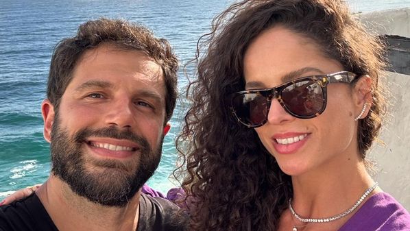 "Momentos simples, belas memórias", escreveu ele na legenda da publicação nas redes sociais. Veja quem é a nova namorada do ator