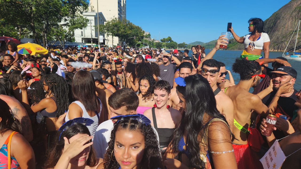HZ | Puta Bloco agita domingo de carnaval no Centro de Vitória; veja fotos  | A Gazeta