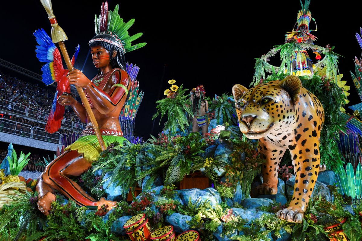 A escola de samba Grande Rio durante desfile no Sambódromo da Marquês de Sapucaí­, no Rio de Janeiro 