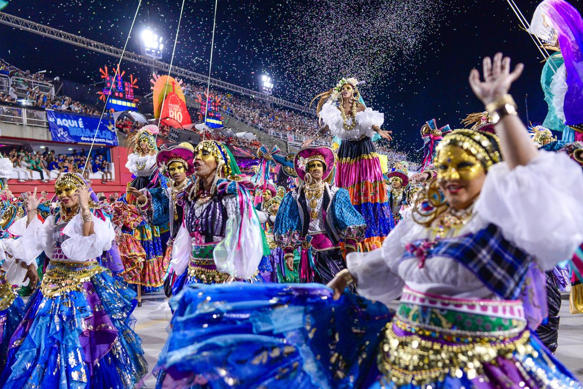 A escola de samba Imperatriz Leopoldinense durante desfile no Sambódromo da Marquês de Sapucaí­, no Rio de Janeiro 