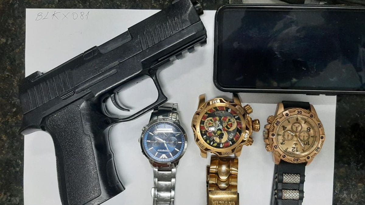 Homem é detido após tentar atirar em policiais na orla de Marataízes