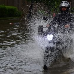 Instituto Nacional de Meteorologia (Inmet) emitiu o aviso, que vale da tarde desta terça-feira (16) até a manhã de quarta-feira (17)