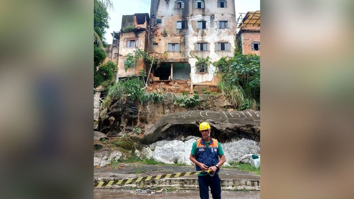 Parte de predio desaba e imóvel é interditado em Vila Velha por Renato Solidário