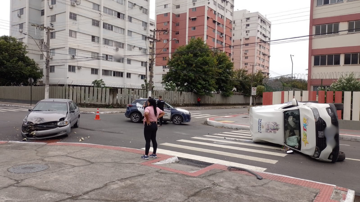 Acidente em cruzamento em Vila Velha