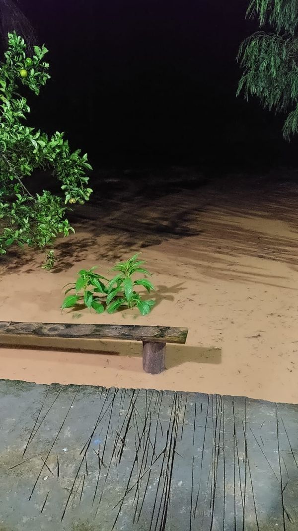 Chuva em Fundão: rio transbordou e até barreira caiu por Leitor | A Gazeta