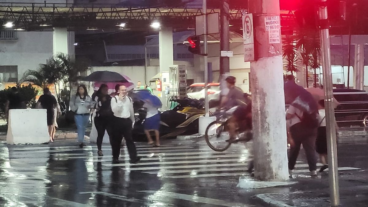 O equipamento 'apareceu' entre as avenidas Vitória e Leitão da Silva, na Capital capixaba, no começo da noite desta quarta-feira (21) e complicou o trânsito na região