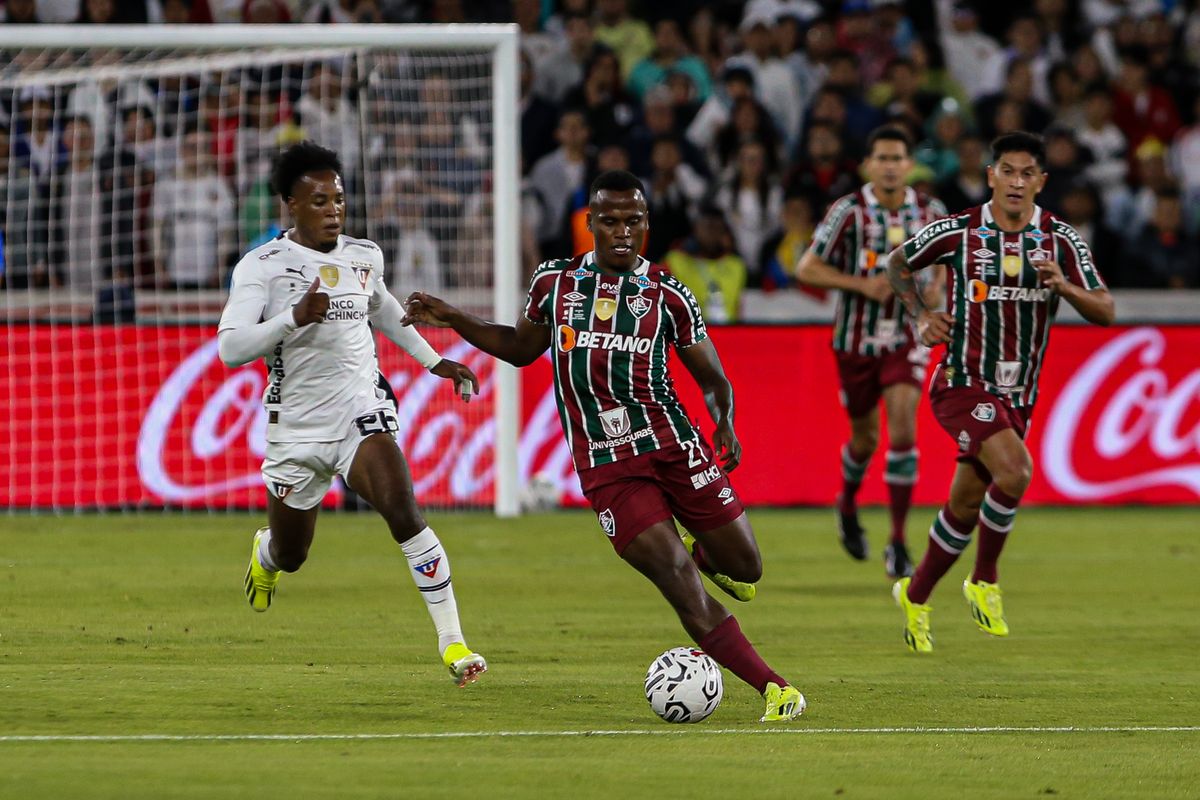 Fluminense sofreu gol nos acréscimos e perdeu para a LDU no jogo de ida da Recopa Sul-Americana