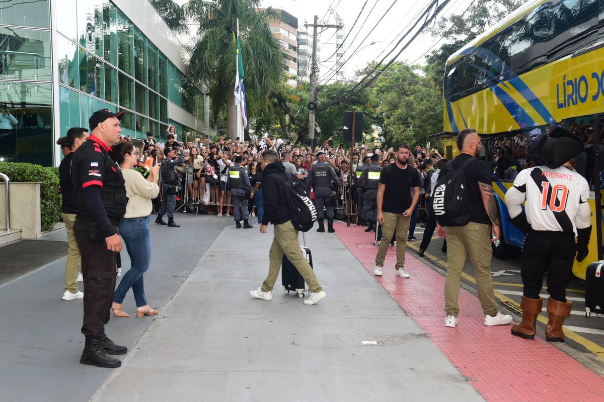 Chegada da delegação do Vasco ao Espírito Santo por Carlos Alberto Silva