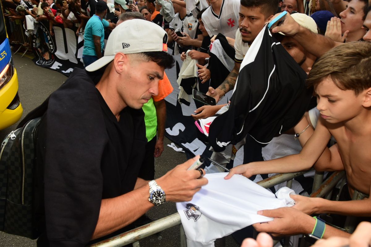 Chegada da delegação do Vasco ao Espírito Santo por Carlos Alberto Silva