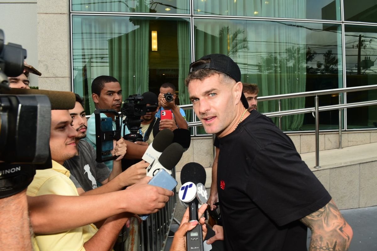 Chegada da delegação do Vasco ao Espírito Santo por Carlos Alberto Silva