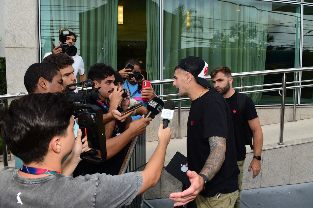 Chegada da delegação do Vasco ao Espírito Santo por Carlos Alberto Silva