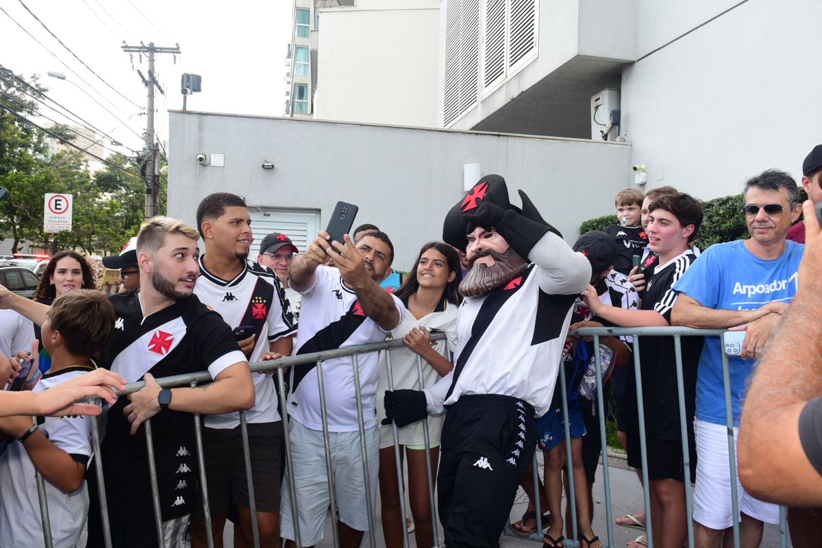 Chegada da delegação do Vasco ao Espírito Santo por Carlos Alberto Silva