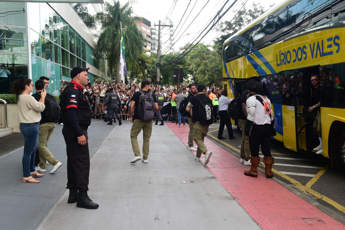 Chegada da delegação do Vasco ao Espírito Santo por Carlos Alberto Silva