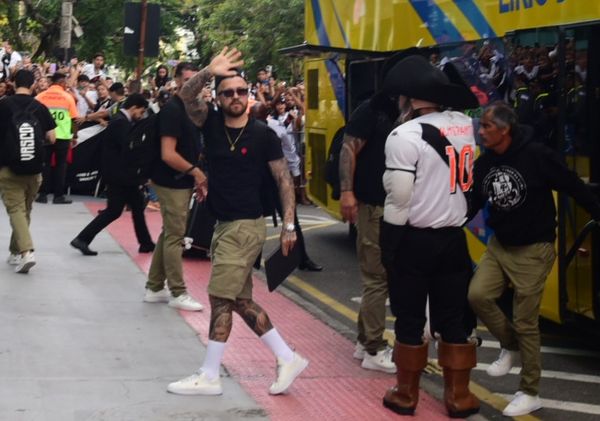 Chegada da delegação do Vasco ao Espírito Santo por Carlos Alberto Silva