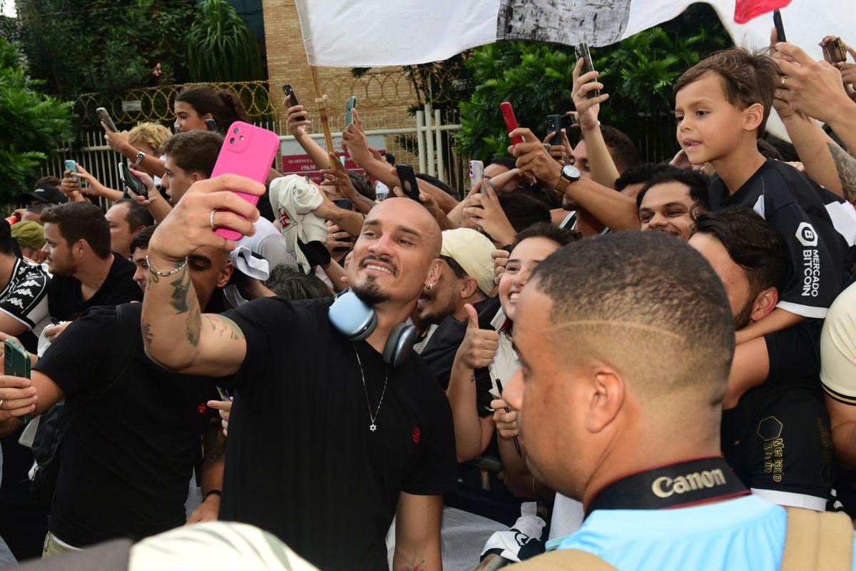 Chegada da delegação do Vasco ao Espírito Santo por Carlos Alberto Silva