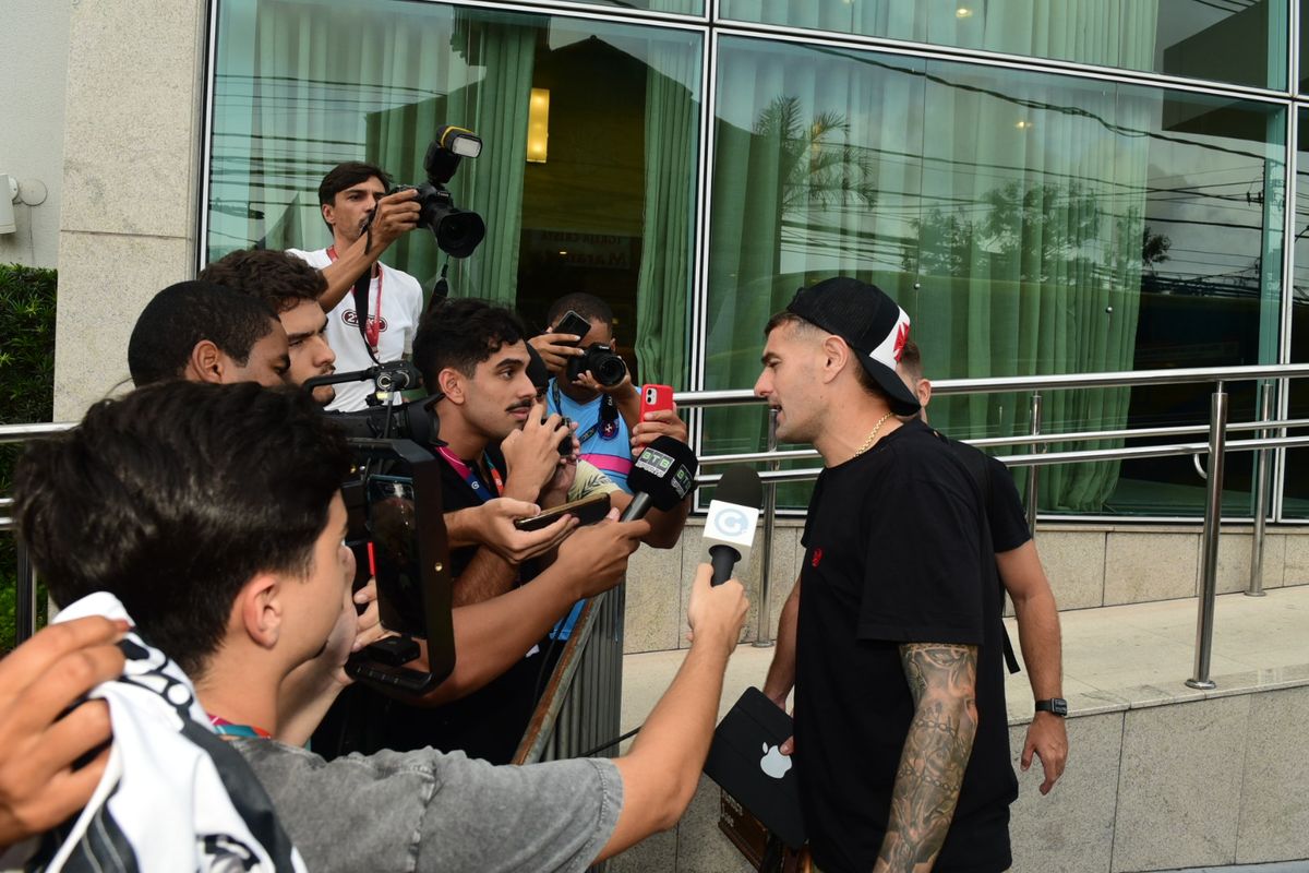 Chegada da delegação do Vasco ao Espírito Santo por Carlos Alberto Silva