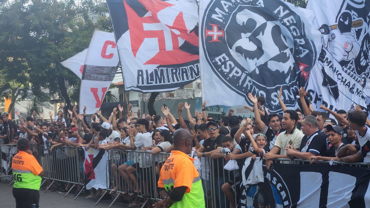 Chegada da delegação do Vasco ao Espírito Santo por Carlos Alberto Silva