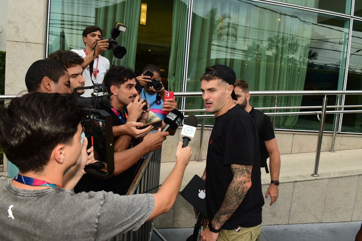 Chegada da delegação do Vasco ao Espírito Santo por Carlos Alberto Silva