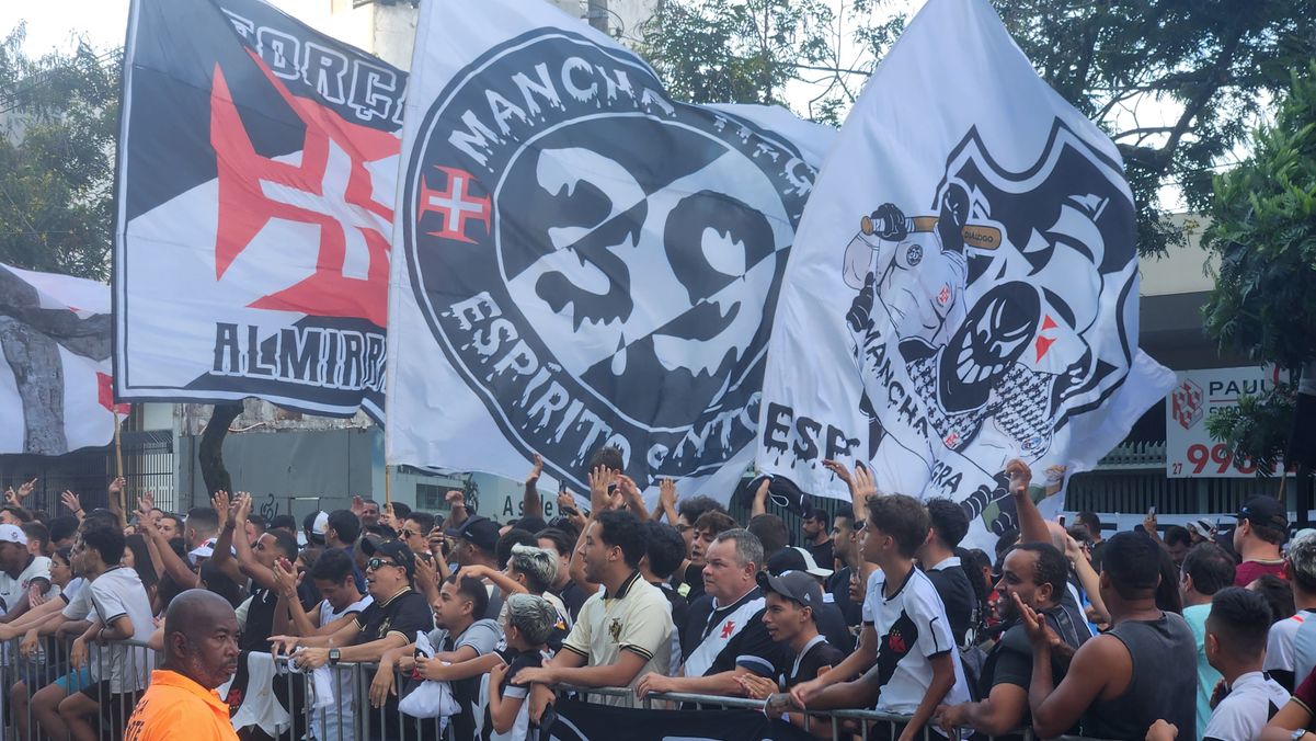 Chegada da delegação do Vasco ao Espírito Santo por Carlos Alberto Silva