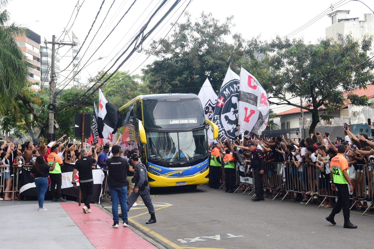 Chegada da delegação do Vasco ao Espírito Santo por Carlos Alberto Silva