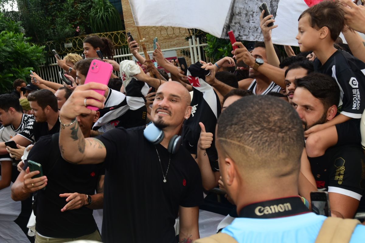 Chegada da delegação do Vasco ao Espírito Santo por Carlos Alberto Silva