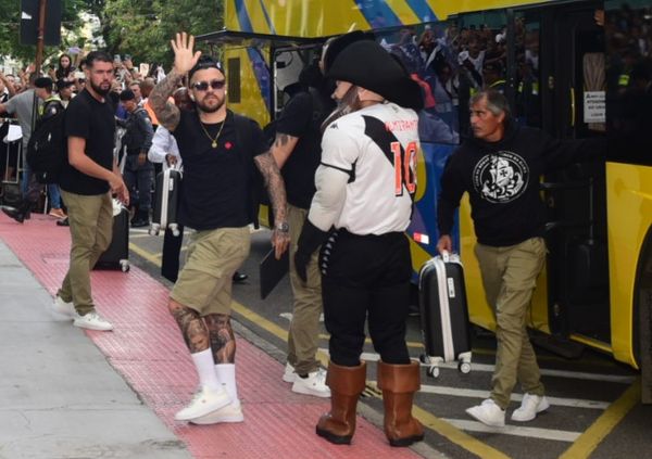 Chegada da delegação do Vasco ao Espírito Santo por Carlos Alberto Silva