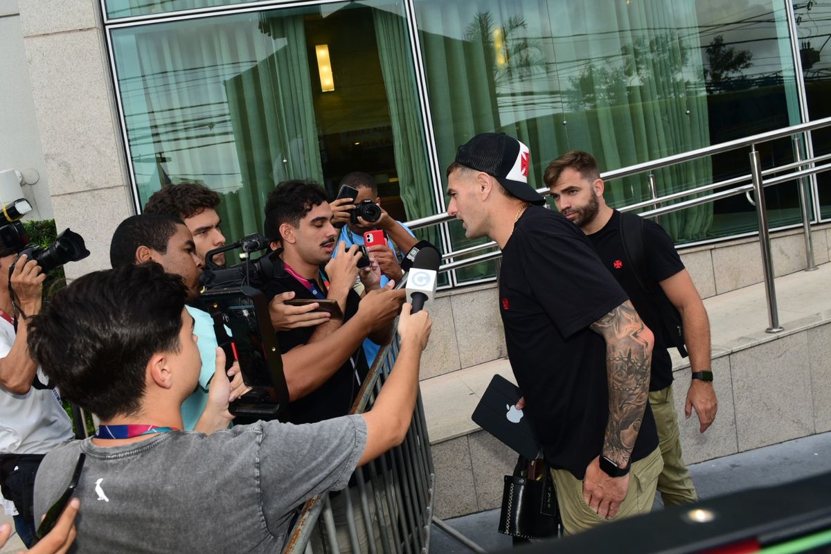 Chegada da delegação do Vasco ao Espírito Santo por Carlos Alberto Silva