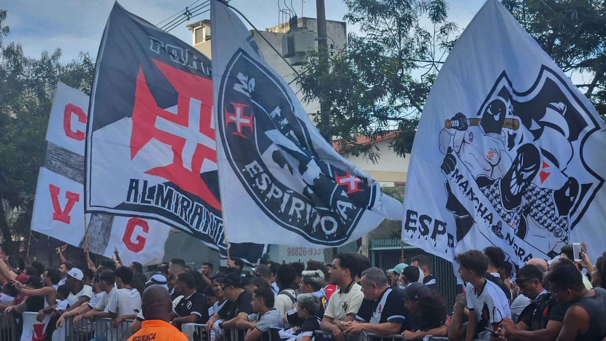 Chegada da delegação do Vasco ao Espírito Santo por Carlos Alberto Silva