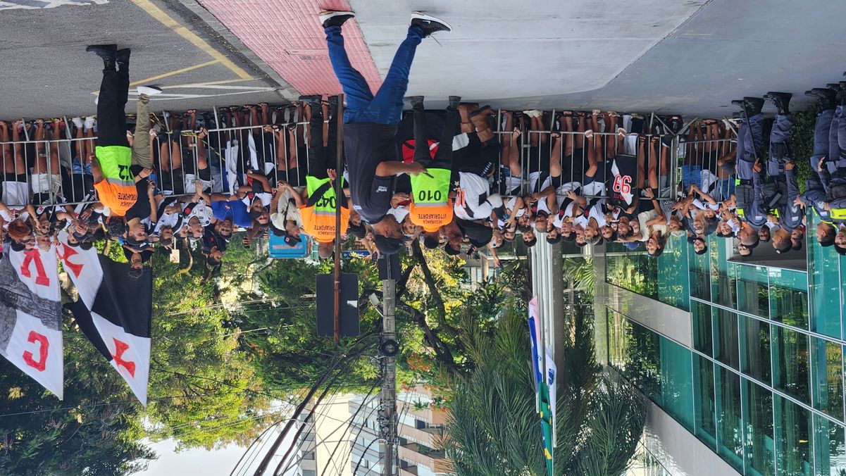 Chegada da delegação do Vasco ao Espírito Santo por Carlos Alberto Silva