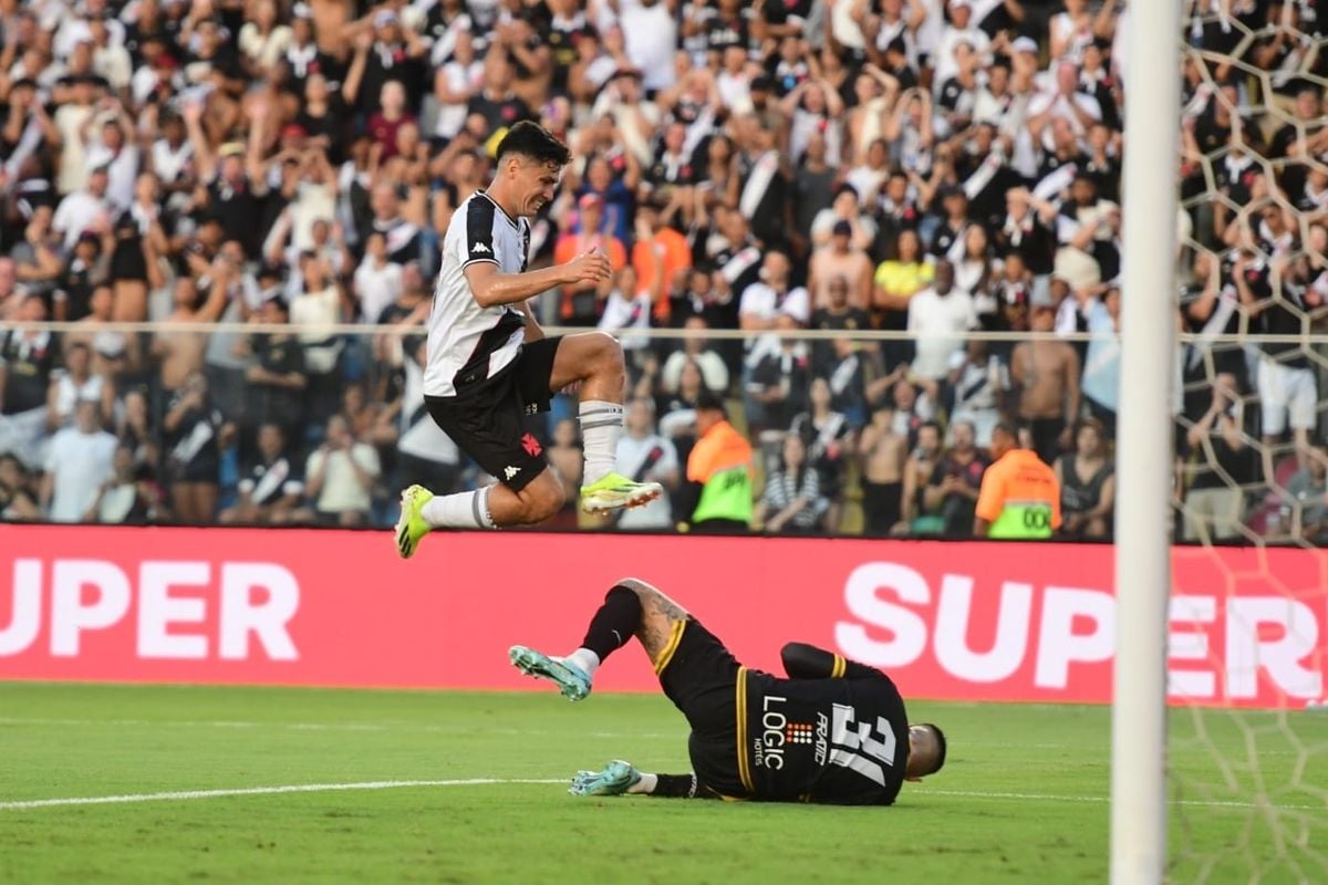 Vasco e Volta Redonda no Kleber Andrade, em Cariacica por Vitor Jubini