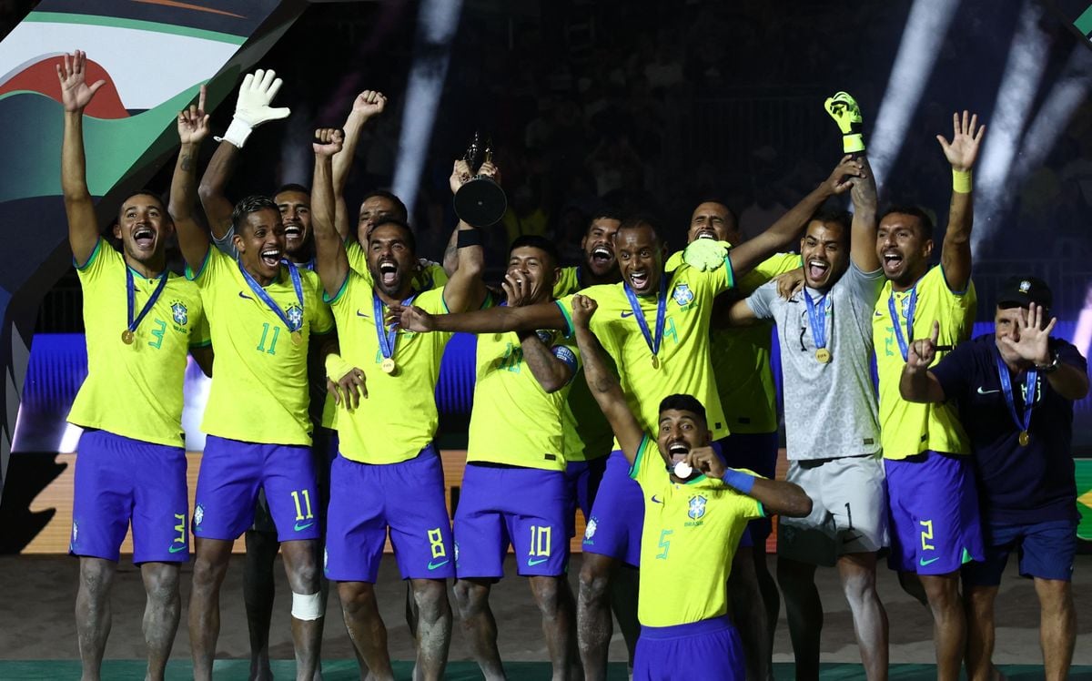 Brasil conquista o hexa da Copa do Mundo de Futebol de Areia, em vitória sobre a Itália por 6 a 4 na decisão do torneio em Dubai, nos Emirados Árabes Unidos