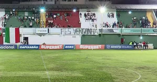 Brancão Polenteiro vai a julgamento neste segunda-feira (26) por faixa estendida no estádio, com a mensagem "FES VERGONHA"