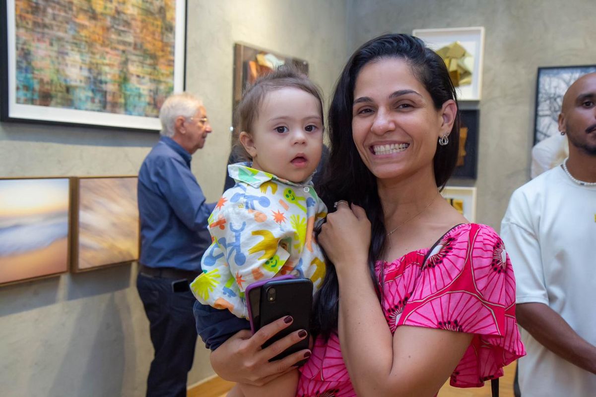 O pequeno Mateo e a mamãe Karol Tristão