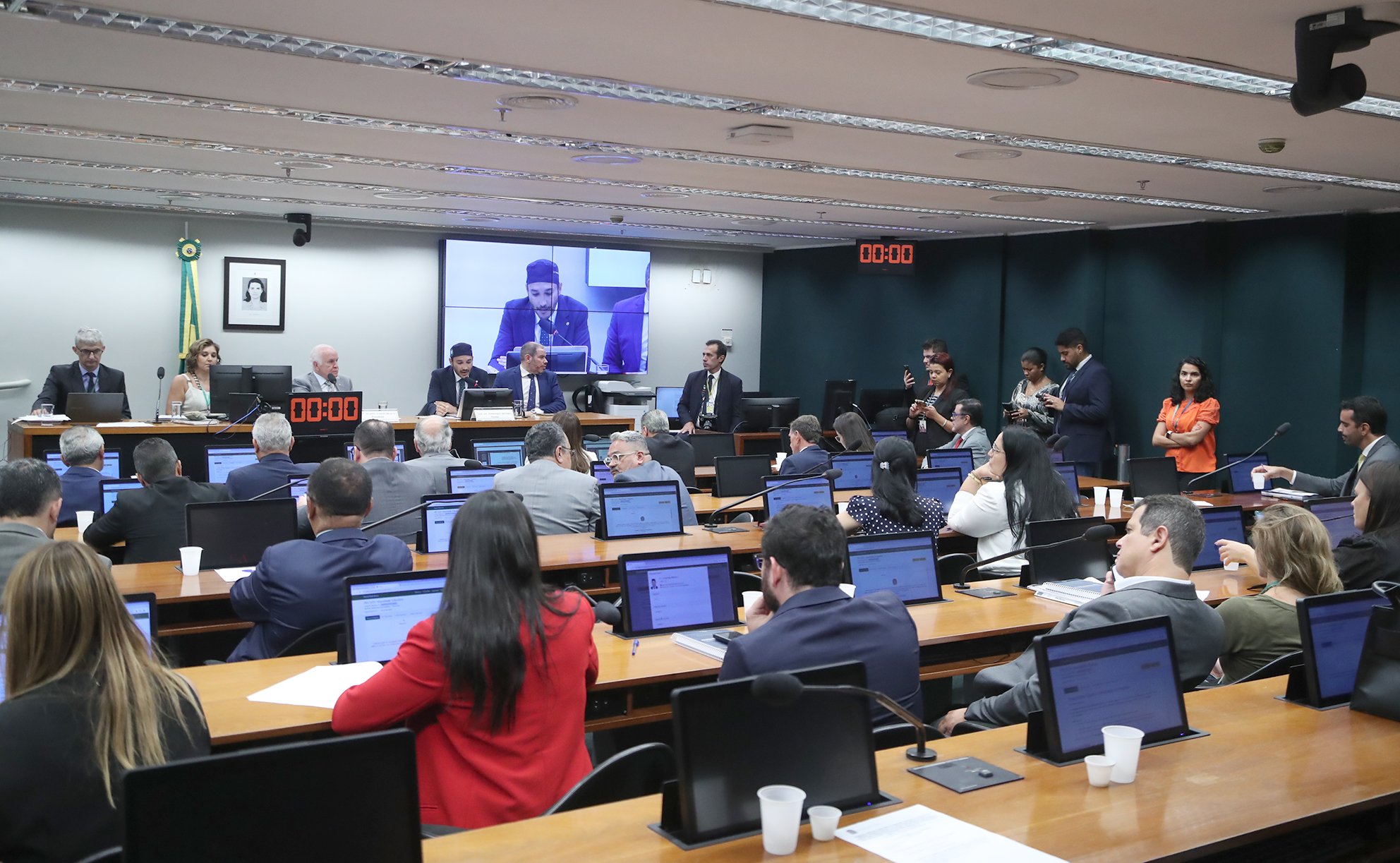 De acordo com o relator, deputado Dr. Fernando Máximo (União-RO), o texto final foi acordado com o governo Lula