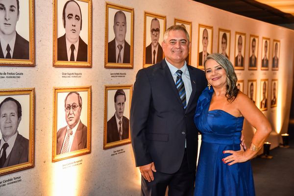 O anfitrião da festa e presidente da CDL Vitória, Rogério Abranches Alcântara e sua esposa Andrea