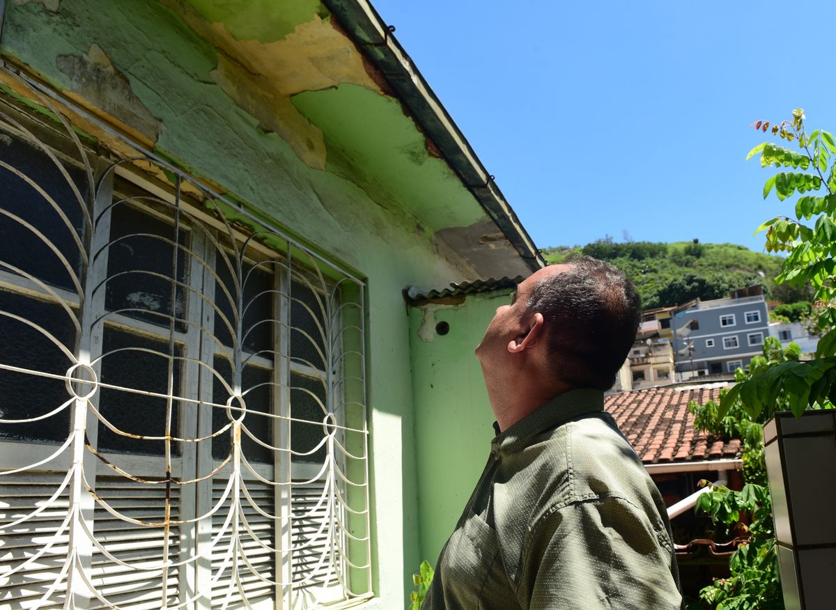 Prédio antigo com problemas estrutural no Parque Moscoso, Centro de Vitória por Ricardo Medeiros