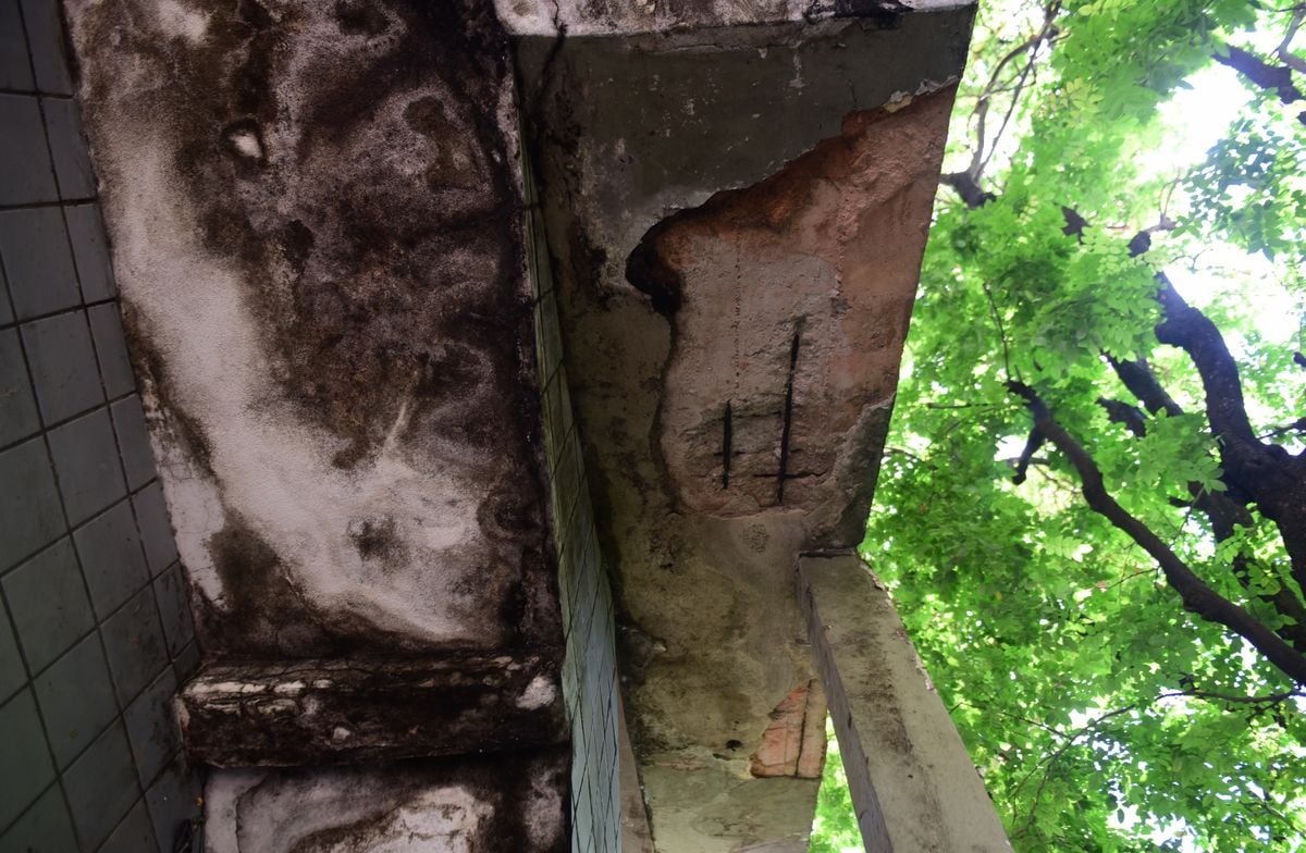 Prédio antigo com problemas estrutural no Parque Moscoso, Centro de Vitória por Ricardo Medeiros