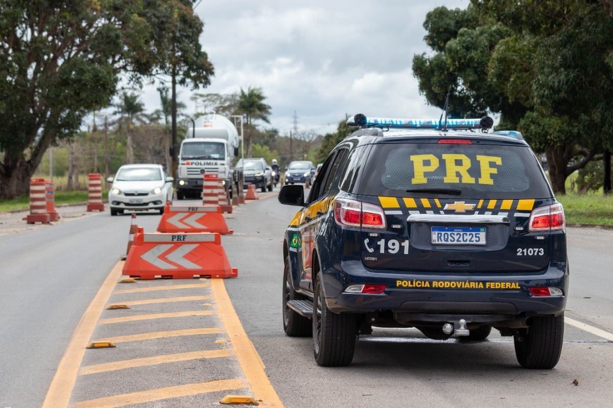 PRF detém suspeitos e apreende veículos em rodovias federais do Estado 