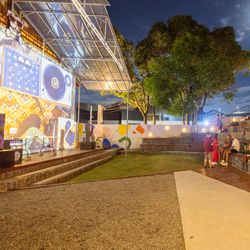 Brizz, espaço gastronômico e cultural na Enseada do Suá, em Vitória